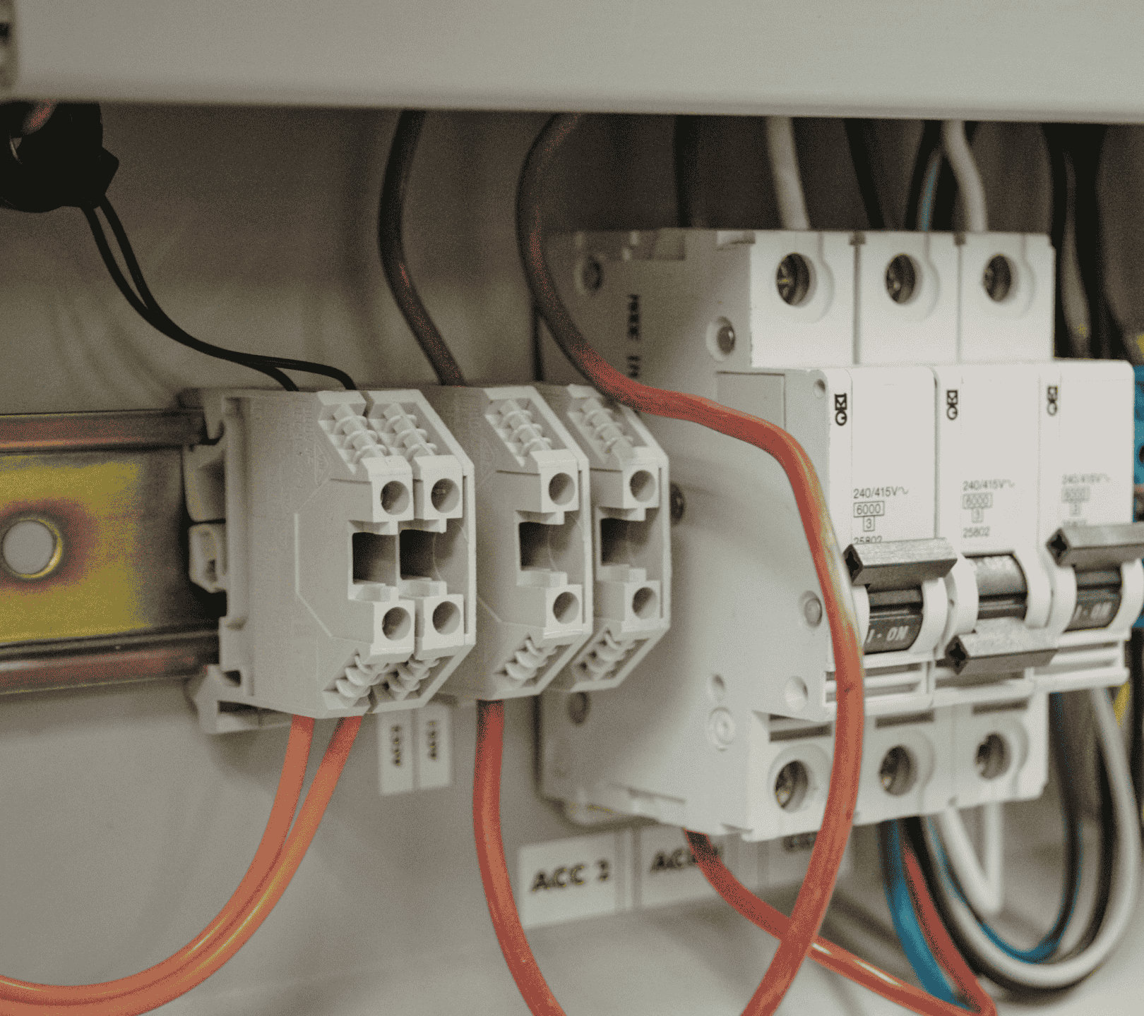 Electrical panel breakers and wiring for residential electrical service in Greater Seattle